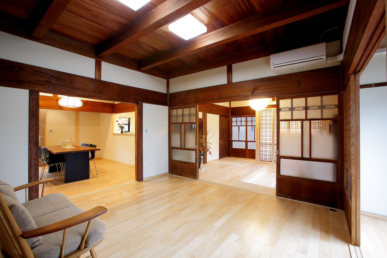 快適で安心 安全 和室からバリアフリーのフローリングにしたリビング 愛知県 岐阜県で新築 注文住宅を建てる新和建設のフォトギャラリー