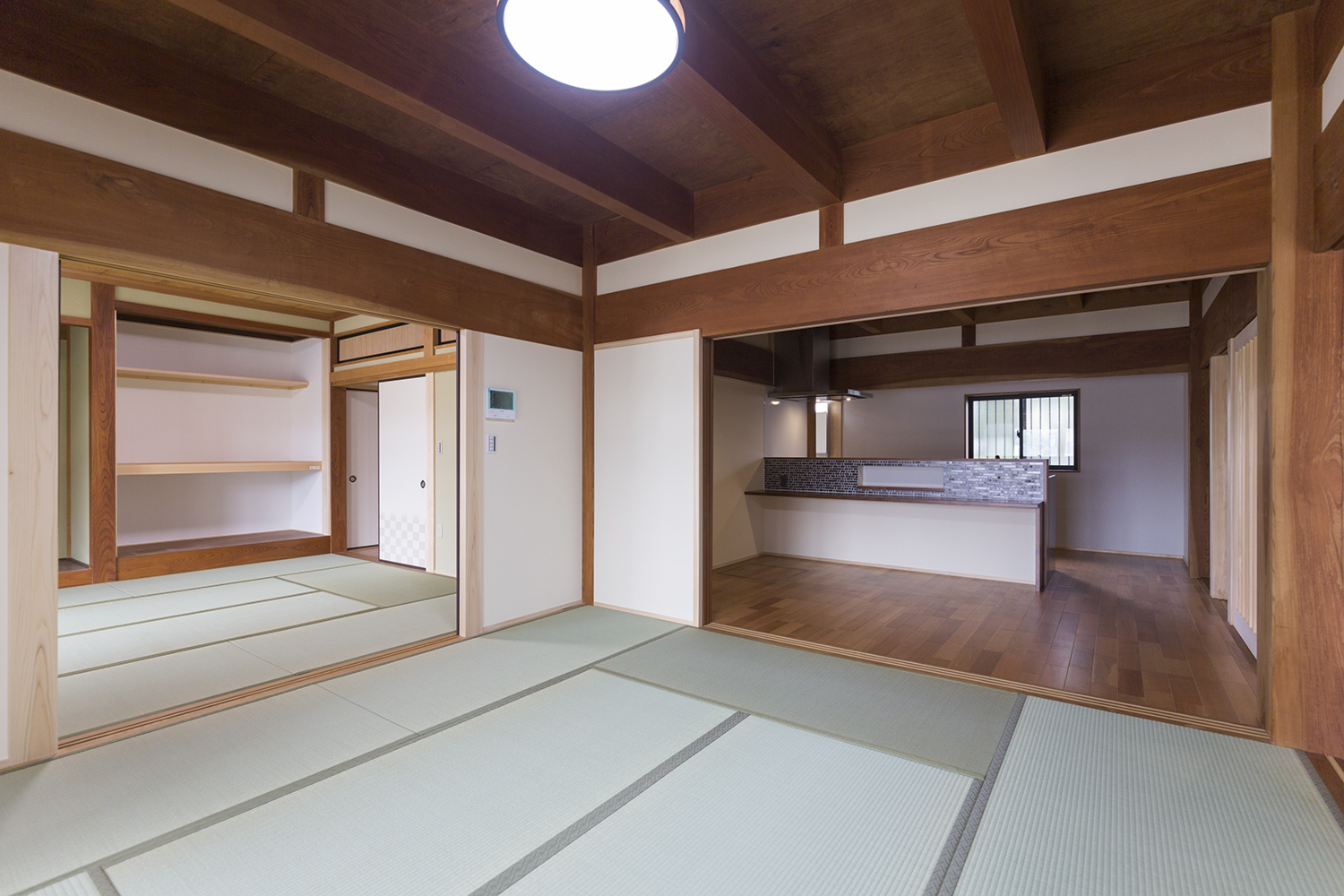 既存の材を活かした居室空間