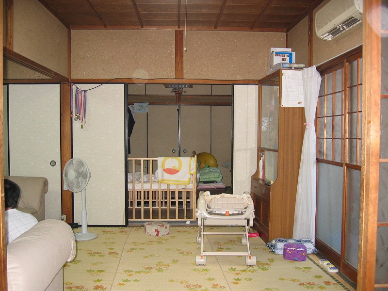 大人リノベーション 赤ちゃんを見ながら家事ができる一家団らんのステージ 愛知県 岐阜県で新築 注文住宅を建てる新和建設のフォトギャラリー