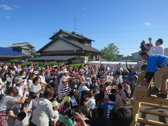 新和祭りの様子