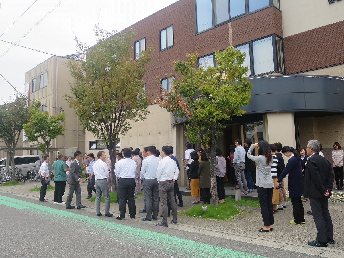 新和建設の避難訓練の様子の画像