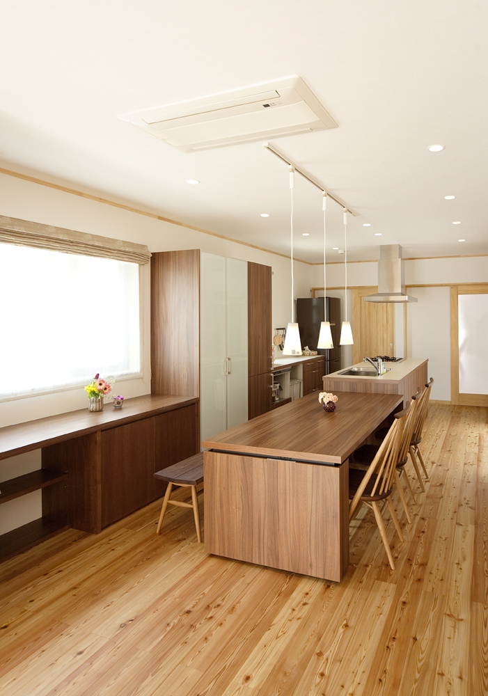 価格例あり 二世帯住宅のキッチンはどうするべきか 別々と共有のメリット デメリット 愛知県 岐阜県で新築 注文住宅を建てる新和建設のブログ