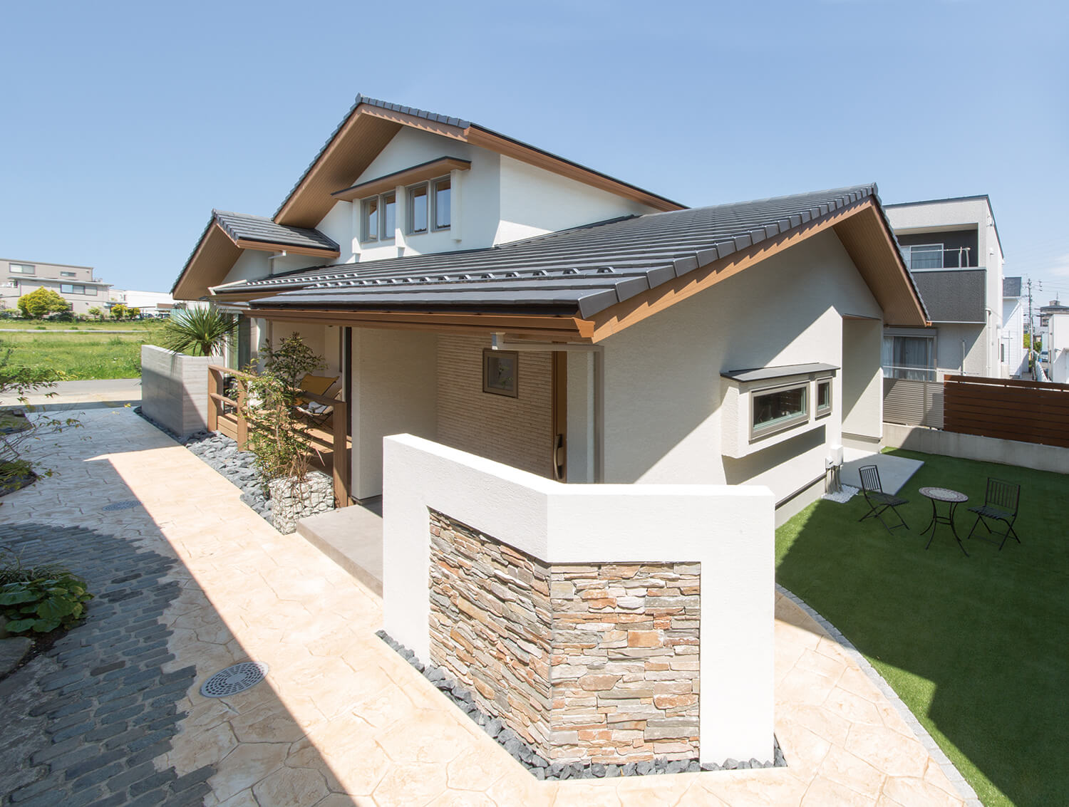施工事例付き おしゃれな平屋の屋根デザイン 愛知県 岐阜県で新築 注文住宅を建てる新和建設のブログ