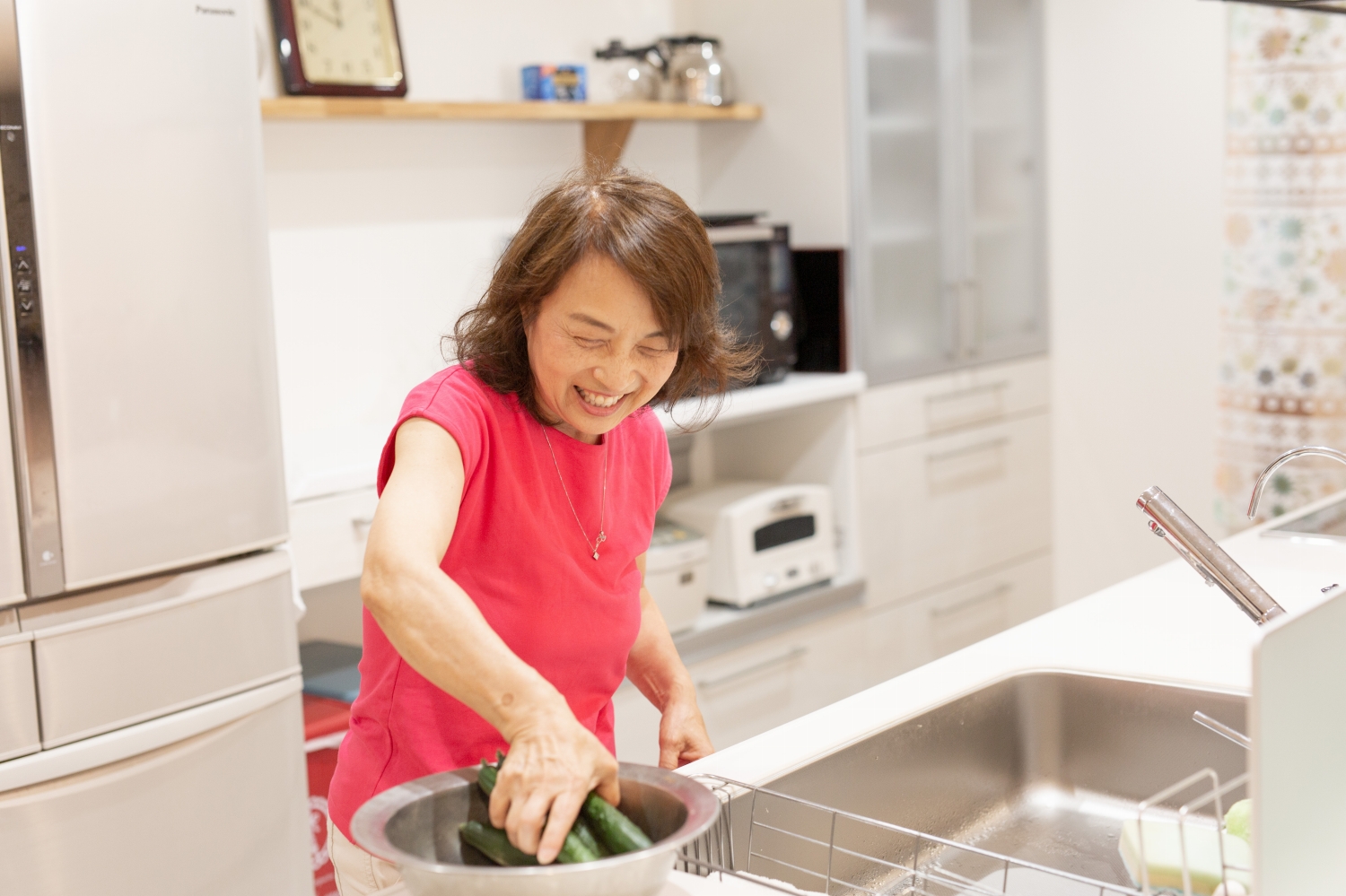 お料理をする奥様